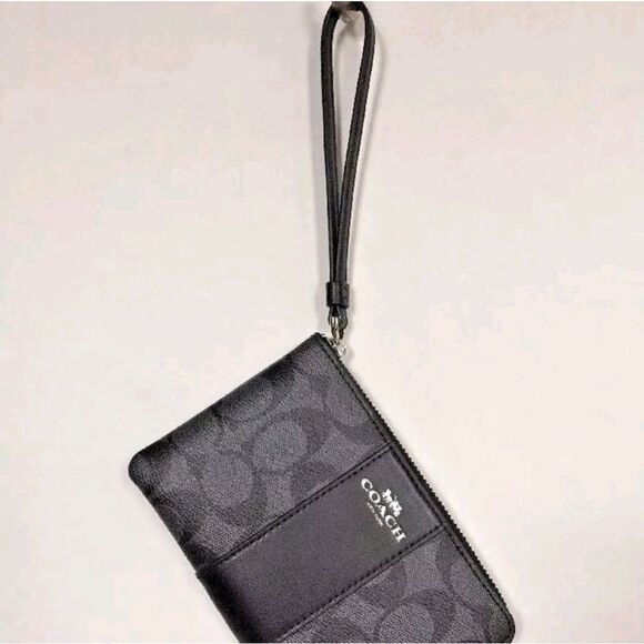 Coach Signature Wristlet Black - Picture 3 of 7